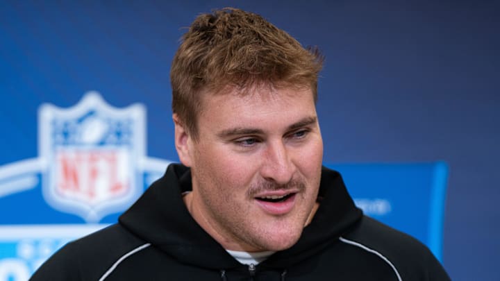 Kentucky offensive lineman Jager Burton