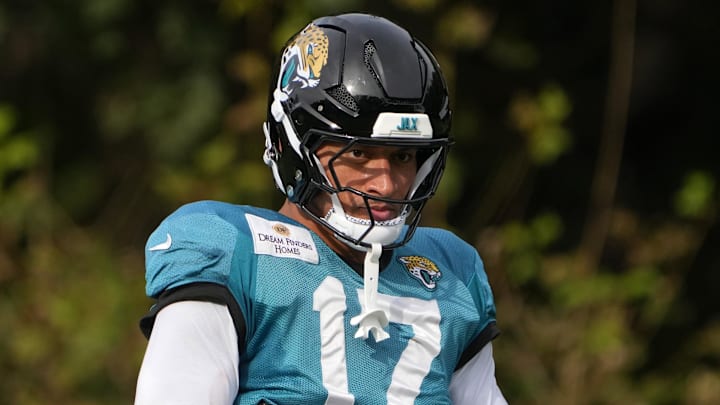 Oct 17, 2024; Watford, United Kingdom; Jacksonville Jaguars tight end Evan Engram (17) during practice at The Grove. Mandatory Credit: Kirby Lee-Imagn Images