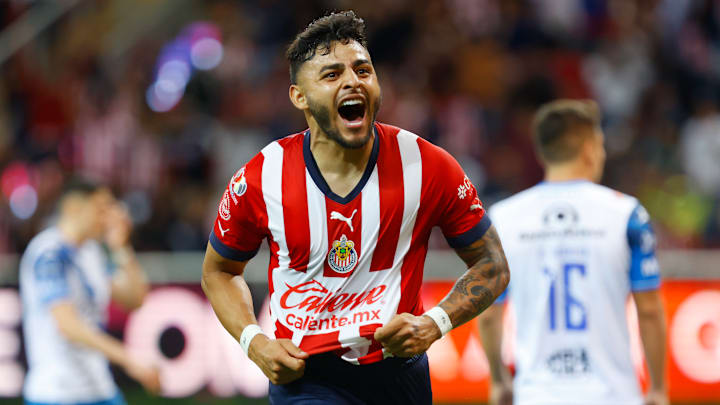 Alexis Vega convirtió el único tanto en la victoria de Chivas sobre Puebla en el Estadio Akron.