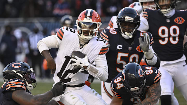 Dec 14, 2025; Chicago, Illinois, USA; Chicago Bears defensive tackle Gervon Dexter Sr. (99) sacks Cleveland Browns quarterback Shedeur Sanders (12) during the fourth quarter at Soldier Field. Mandatory Credit: Matt Marton-Imagn Images Dec 14, 2025; Chicago, Illinois, USA; Chicago Bears defensive tackle Gervon Dexter Sr. (99) sacks Cleveland Browns quarterback Shedeur Sanders (12) during the fourth quarter at Soldier Field. Mandatory Credit: Matt Marton-Imagn Images