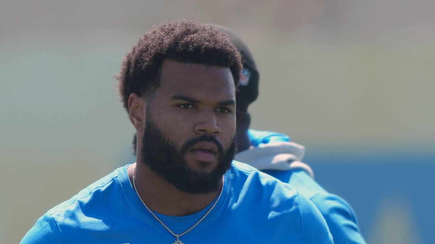 Derwin James hypes up Chargers rookie Akheem Mesidor with a bold prediction