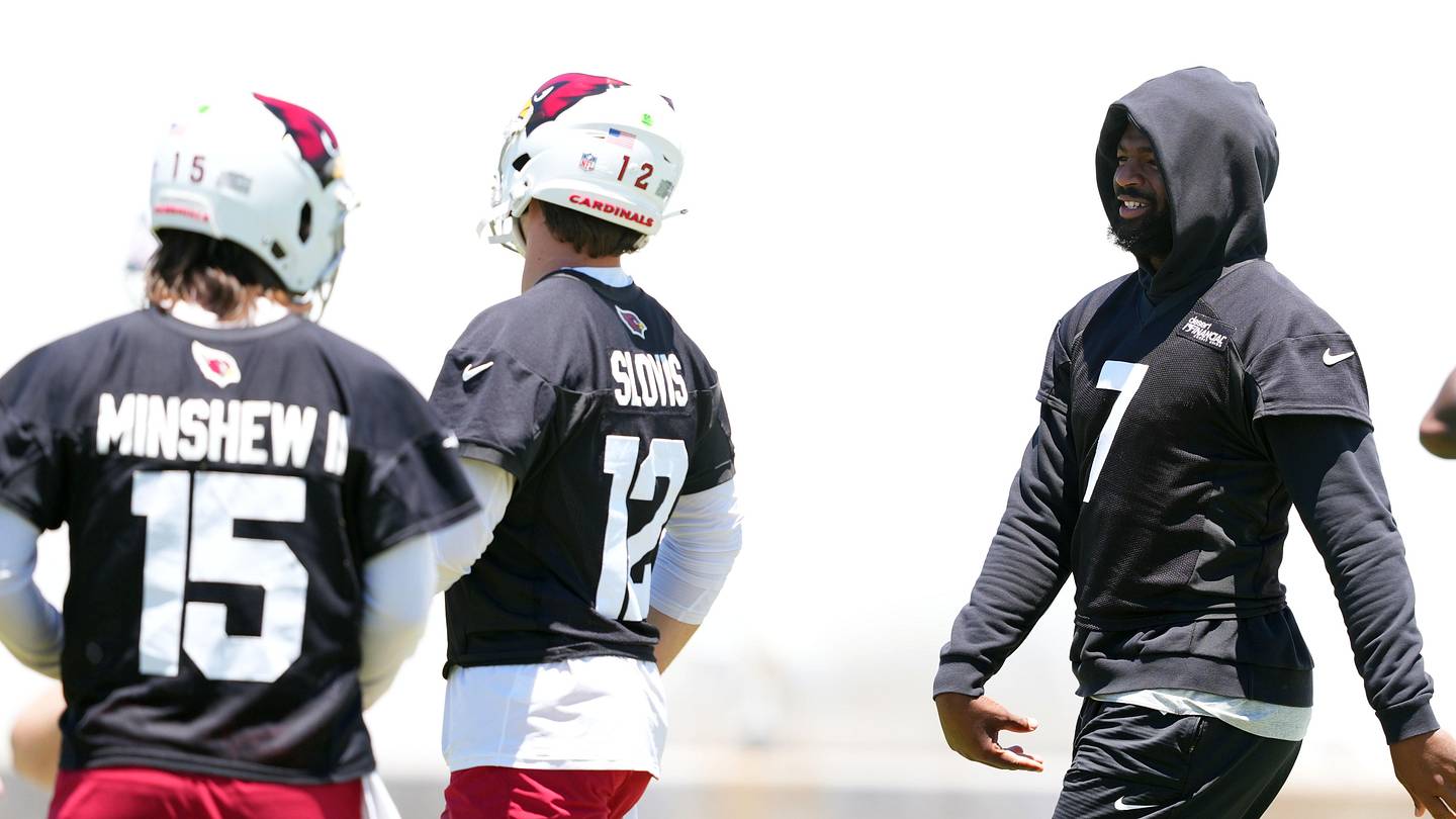 Cardinals Still Don't Have Starting Quarterback After Minica