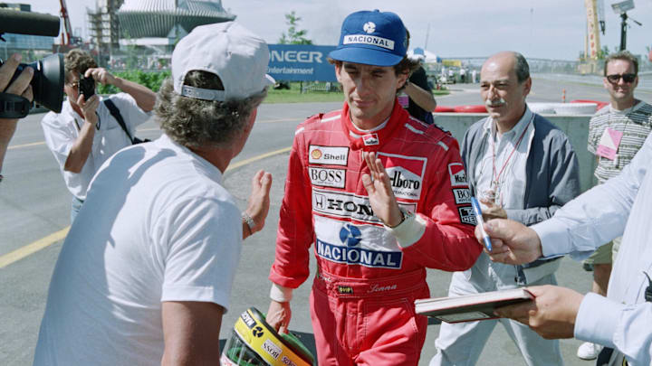Ayrton Senna tras chocar y quedar fuera de un Gran Premio de la Fórmula 1