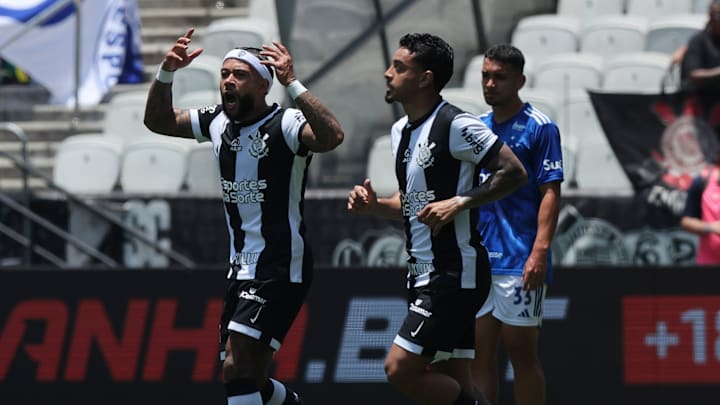 Depay compareceu no marcador da Neo Química Arena