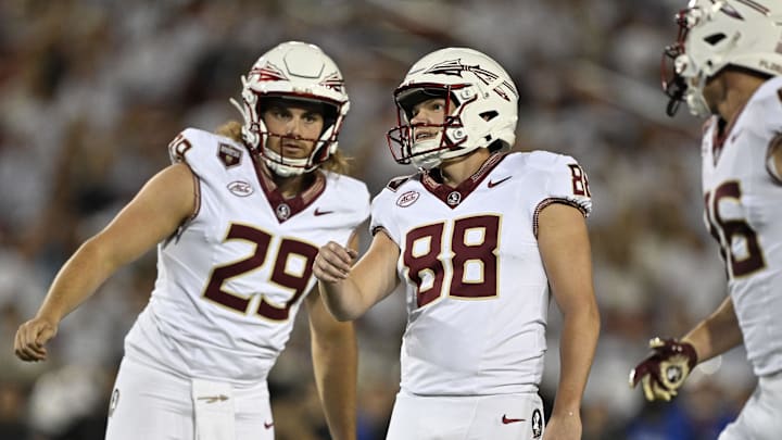 Sep 28, 2024; Dallas, Texas, USA; Florida State Seminoles place kicker Ryan Fitzgerald (88) in action during the game between the Southern Methodist Mustangs and the Florida State Seminoles at Gerald J. Ford Stadium. Mandatory Credit: Jerome Miron-Imagn Images Sep 28, 2024; Dallas, Texas, USA; Florida State Seminoles place kicker Ryan Fitzgerald (88) in action during the game between the Southern Methodist Mustangs and the Florida State Seminoles at Gerald J. Ford Stadium. Mandatory Credit: Jerome Miron-Imagn Images