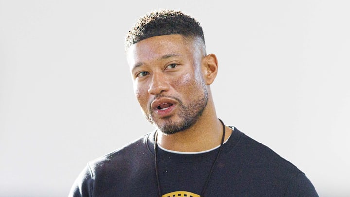 Notre Dame head coach Marcus Freeman greets his players during a Notre Dame football spring practice at Irish Athletic Center on Wednesday, March 19, 2025, in South Bend. Notre Dame head coach Marcus Freeman greets his players during a Notre Dame football spring practice at Irish Athletic Center on Wednesday, March 19, 2025, in South Bend.