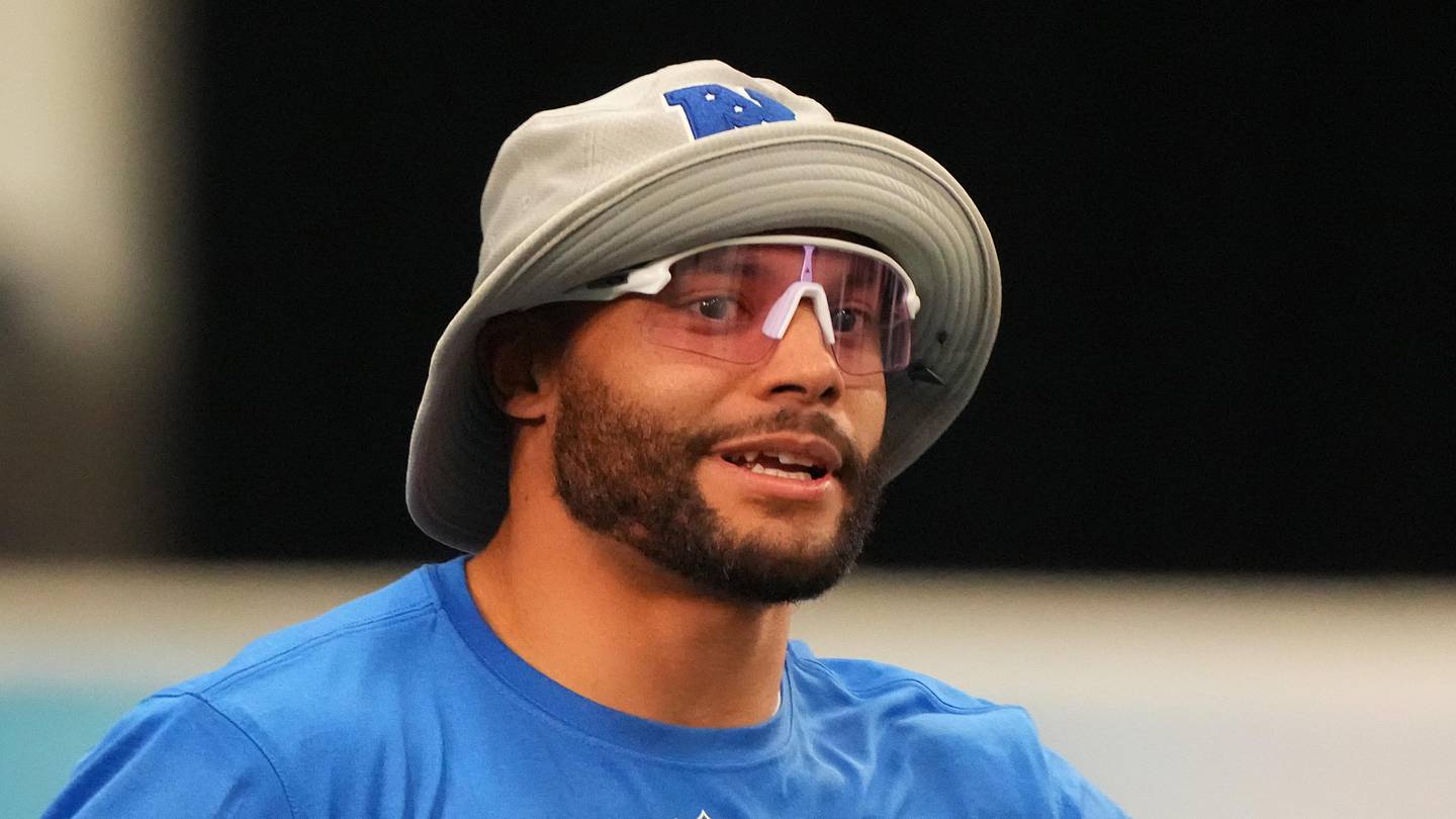 Cowboys legend Emmitt Smith shifts blame off Dak Prescott in powerful defense
