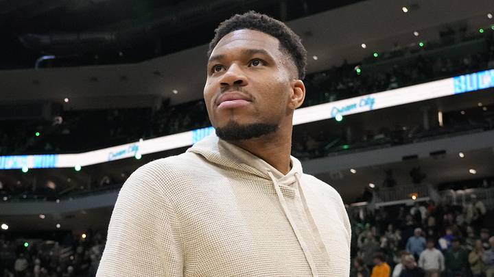  Milwaukee Bucks forward Giannis Antetokounmpo (34).