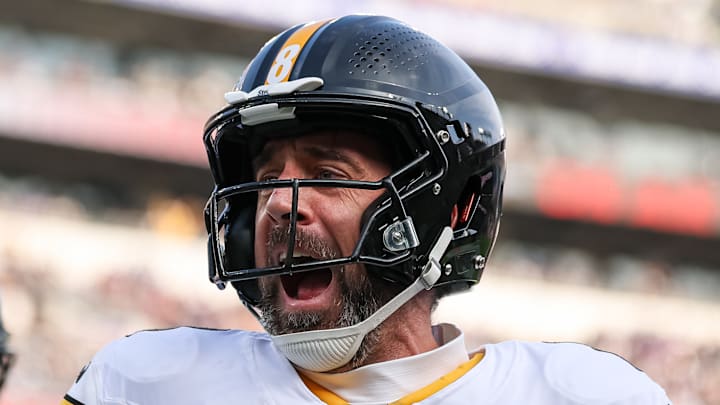 Pittsburgh Steelers QB Aaron Rodgers Pittsburgh Steelers QB Aaron Rodgers