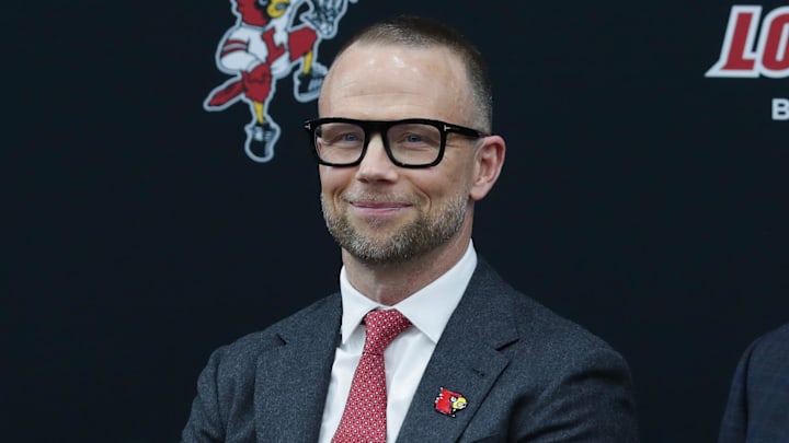 New Louisville basketball head coach Pat Kelsey