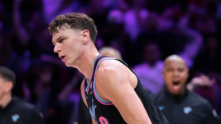 Dec 27, 2025; Miami, Florida, USA; Miami Heat guard Pelle Larsson (9) reacts after scoring against the Indiana Pacers during the second half at Kaseya Center. Mandatory Credit: Sam Navarro-Imagn Images Dec 27, 2025; Miami, Florida, USA; Miami Heat guard Pelle Larsson (9) reacts after scoring against the Indiana Pacers during the second half at Kaseya Center. Mandatory Credit: Sam Navarro-Imagn Images