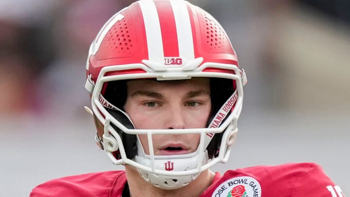 Indiana Hoosiers quarterback Fernando Mendoza (15) looks to pass downfield against Alabama Crimson Tide on Thursday, Jan. 1, 2026, during the Rose Bowl and quarterfinal game of the College Football Playoff at Rose Bowl Stadium in Pasadena, Calif.