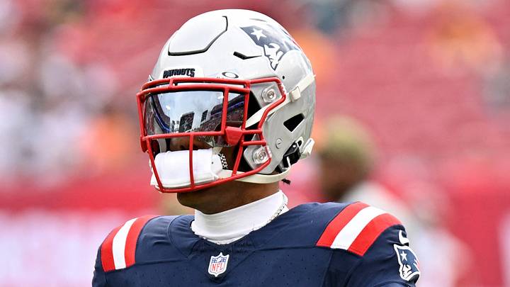 Nov 9, 2025; Tampa, Florida, USA; New England Patriots cornerback Christian Gonzalez (0) warms up before a game against the Tampa Bay Buccaneers at Raymond James Stadium. Mandatory Credit: Jonathan Dyer-Imagn Images Nov 9, 2025; Tampa, Florida, USA; New England Patriots cornerback Christian Gonzalez (0) warms up before a game against the Tampa Bay Buccaneers at Raymond James Stadium. Mandatory Credit: Jonathan Dyer-Imagn Images