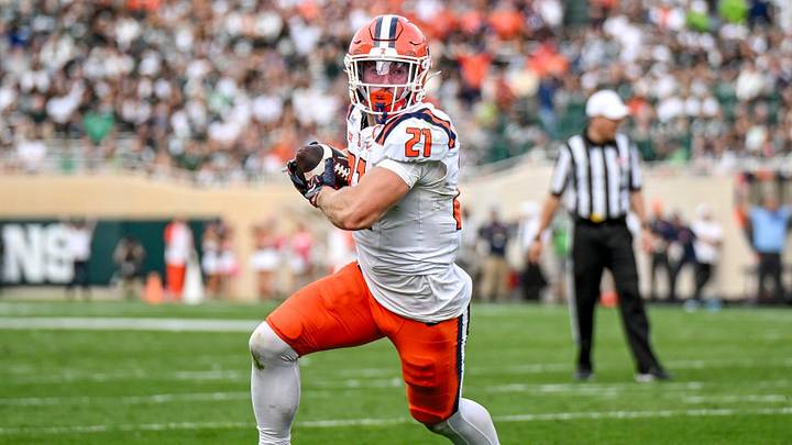 Illinois’ Aidan Laughery runs for a touchdown after a catch against Michigan State during the first quarter on Saturday, Oct. 10, 2026, at Spartan Stadium in East Lansing. Illinois’ Aidan Laughery runs for a touchdown after a catch against Michigan State during the first quarter on Saturday, Oct. 10, 2026, at Spartan Stadium in East Lansing.