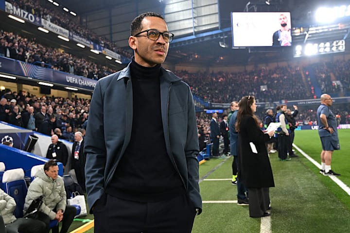 利亚姆·罗森尼奥尔