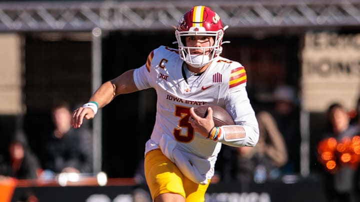 Iowa State Cyclones quarterback Rocco Becht (3)