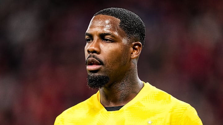 Mike Maignan a été écarté de la course au brassard.