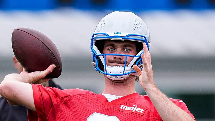 Detroit Lions quarterback Luke Altmyer practices Detroit Lions quarterback Luke Altmyer practices