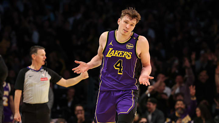 Dalton Knecht está causando impacto para los Lakers en el inicio de la NBA