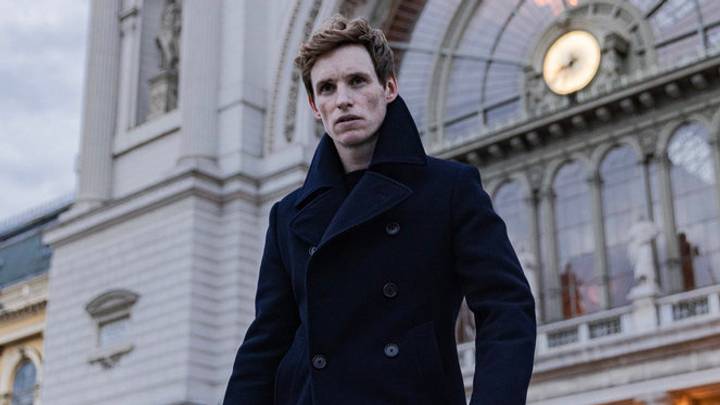 THE DAY OF THE JACKAL -- Episode 101 -- Pictured: Eddie Redmayne as the Jackal -- (Photo by: Marcell Piti/Carnival Film & Television Limited) THE DAY OF THE JACKAL -- Episode 101 -- Pictured: Eddie Redmayne as the Jackal -- (Photo by: Marcell Piti/Carnival Film & Television Limited)