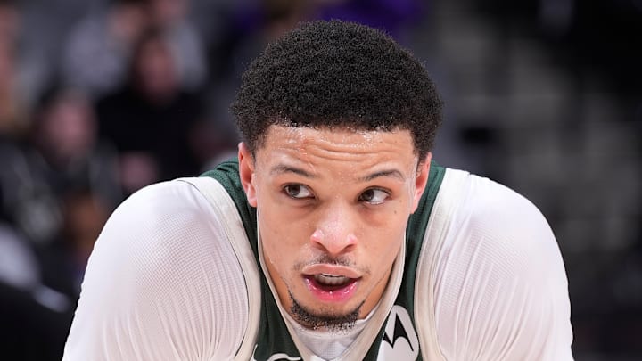 Milwaukee Bucks v Sacramento Kings