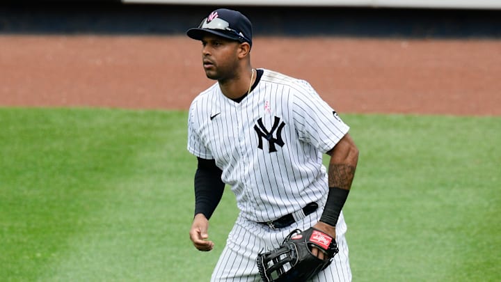 Aaron Hicks se lesionó y perdió gran parte de la temporada de 2021 en la MLB
