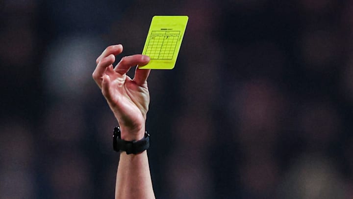 ¿Cómo funcionan las tarjetas amarillas en la Champions?