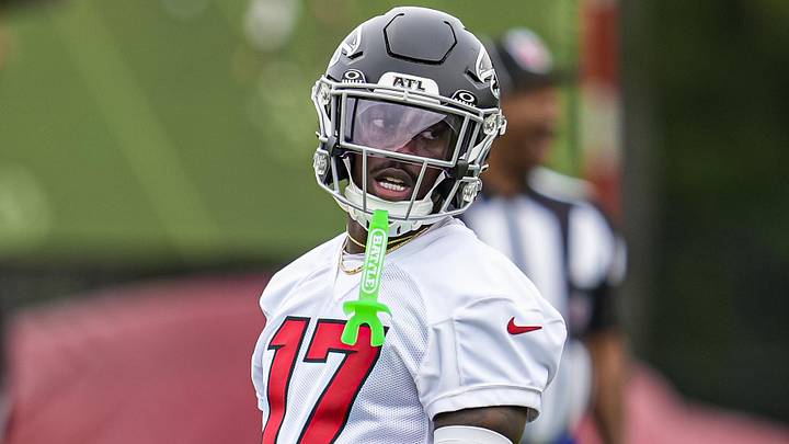 Atlanta Falcons wide receiver Zachariah Branch (17) in action on the field during Minicamp. Atlanta Falcons wide receiver Zachariah Branch (17) in action on the field during Minicamp.
