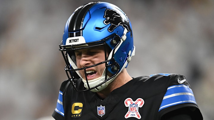 Detroit Lions quarterback Jared Goff (16).