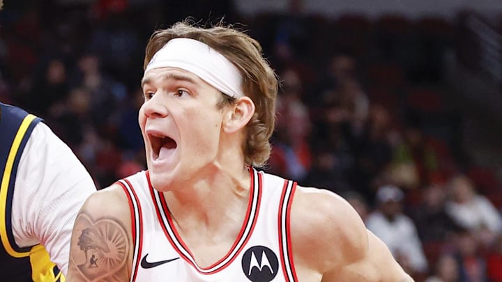 Apr 1, 2026; Chicago, Illinois, USA; Chicago Bulls guard Mac McClung (5) drives to the basket against Indiana Pacers forward Jalen Slawson (18)during the second half at United Center. Mandatory Credit: Kamil Krzaczynski-Imagn Images Apr 1, 2026; Chicago, Illinois, USA; Chicago Bulls guard Mac McClung (5) drives to the basket against Indiana Pacers forward Jalen Slawson (18)during the second half at United Center. Mandatory Credit: Kamil Krzaczynski-Imagn Images
