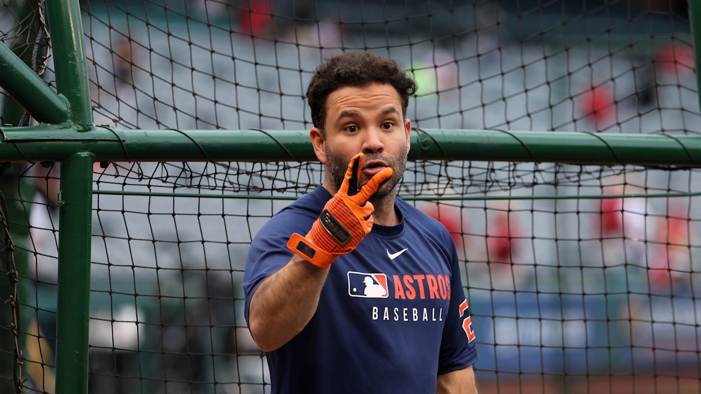Astros may have to make impossible choice when it comes to Jose Altuve