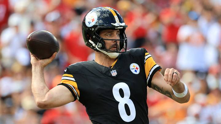 Pittsburgh Steelers quarterback Aaron Rodgers (8) Pittsburgh Steelers quarterback Aaron Rodgers (8)