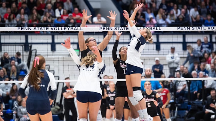 Penn State women's volleyball setter Izzy Starck