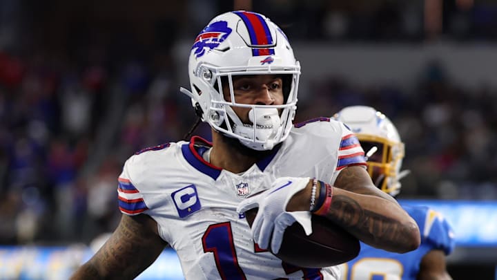 Receiver Gabe Davis is returning to the Bills.
