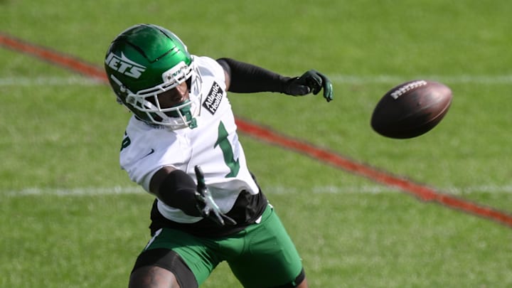 Jets cornerback Sauce Gardner is dealing with calf soreness.