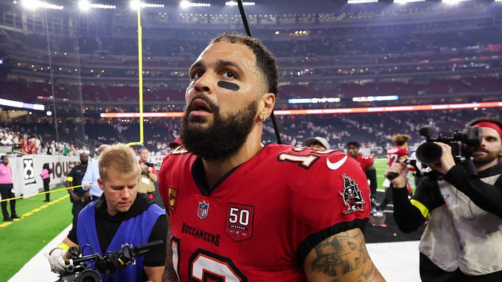 Tampa Bay Buccaneers wide receiver Mike Evans (13)