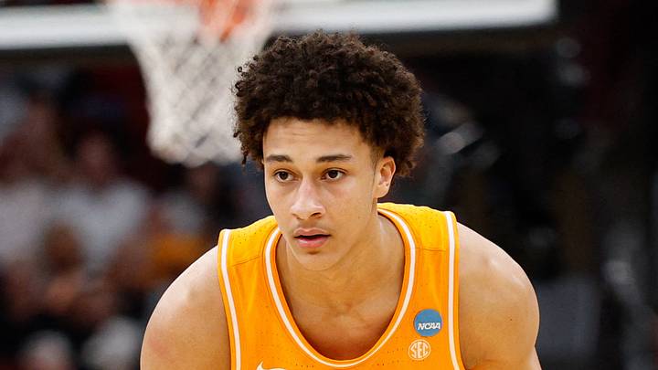 Tennessee Volunteers forward Nate Ament (10) dribbles in the second half against the Iowa State Cyclones during a Sweet Sixteen game of the Midwest Regional of the men's 2026 NCAA Tournament at United Center on March 27, 2026.
