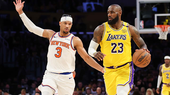 New York Knicks v Los Angeles Lakers