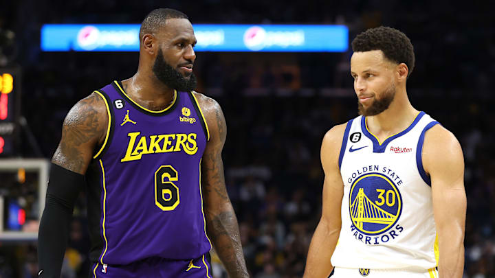 Curry y LeBron lideran la venta de camisetas en la NBA