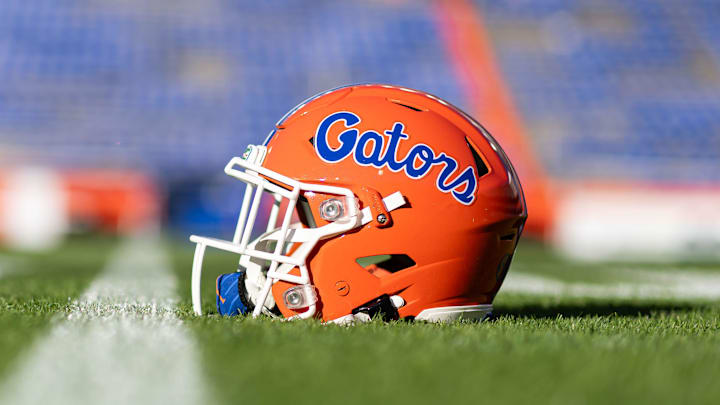 The Florida Gators are up to two defensive back commits in the 2026 recruiting class in four-star safety Kaiden Hall and four-star corner CJ Bronaugh.