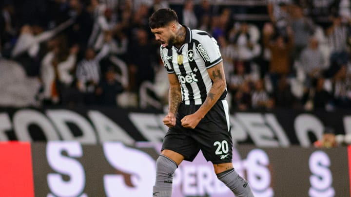 Alexander Barboza foi o autor do segundo gol da vitória alvinegra