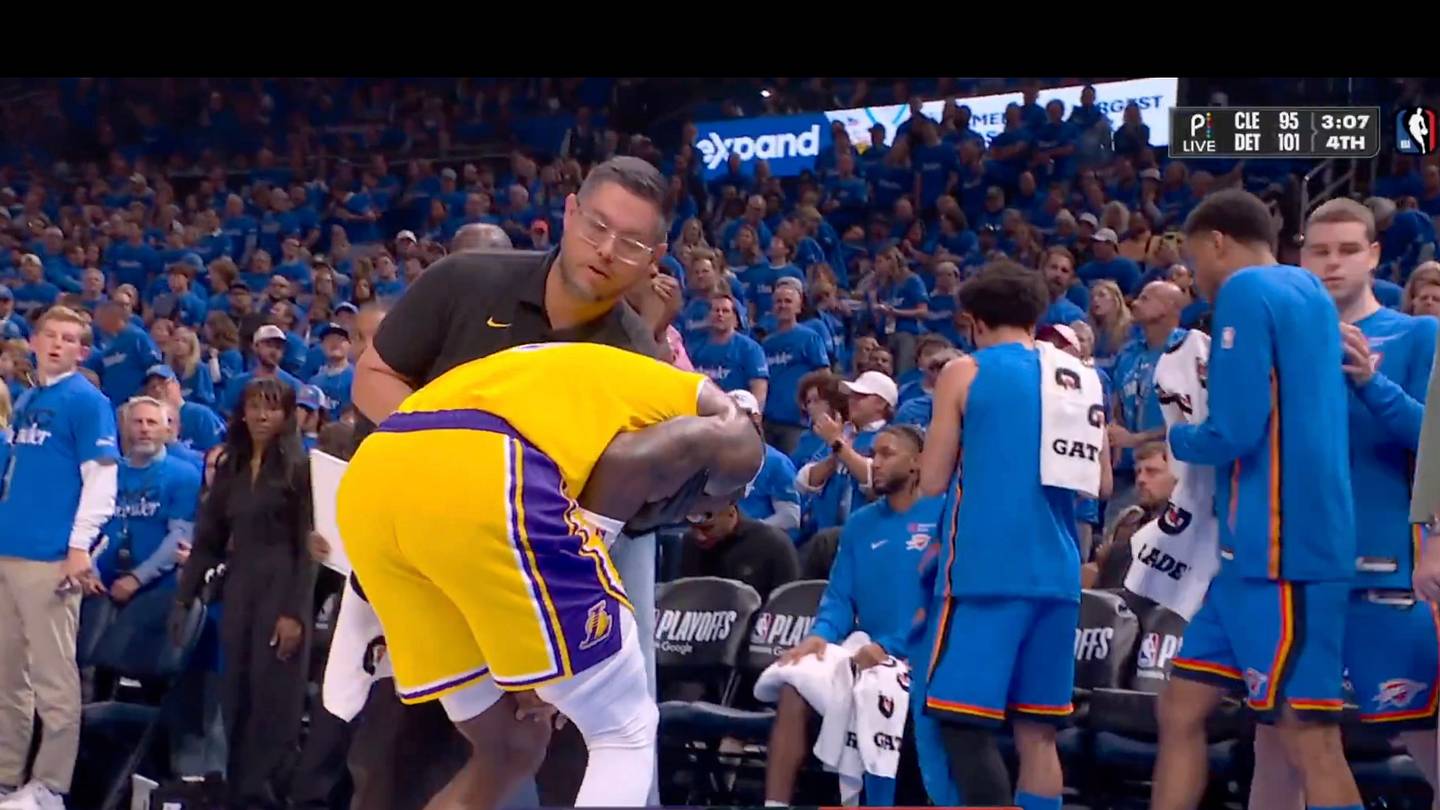 The Thunder Bench’s Reaction to Jarred Vanderbilt’s Finger Injury Tells Just How Nasty It Is