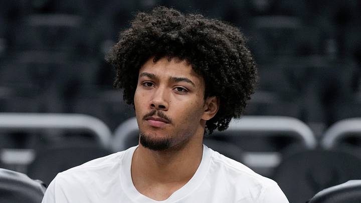 Milwaukee Bucks center Jericho Sims (00) during warmups prior to the game against the Philadelphia 76ers at Fiserv Forum on February 9, 2025.