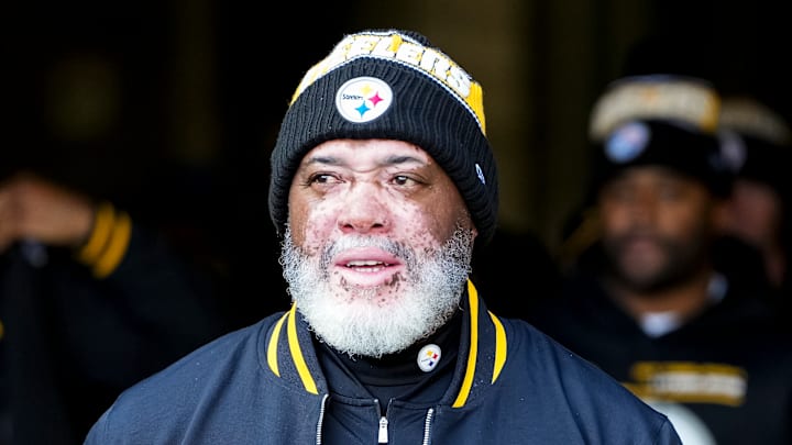 Pittsburgh Steelers DL coach Karl Dunbar
