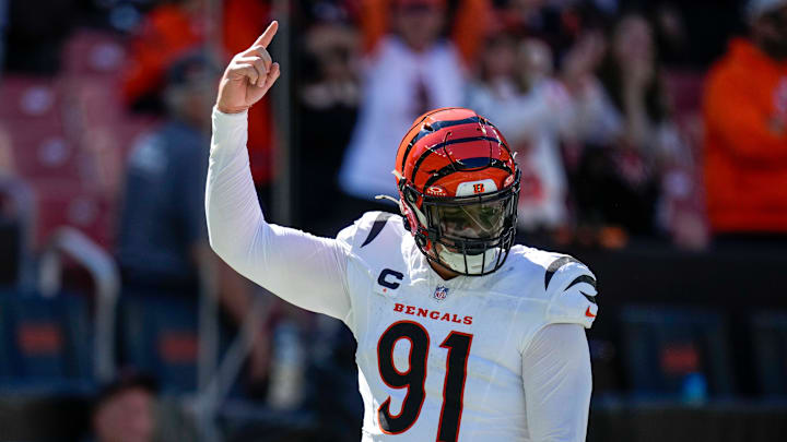Cincinnati Bengals defensive end Trey Hendrickson (91) celebrates as time winds down in the fourth quarter of the NFL Week 1 game between the Cleveland Browns and the Cincinnati Bengals at Huntington Bank Field in Cleveland on Sunday, Sept. 7, 2025. The Bengals begin the season with a 17-16 win over the Browns.