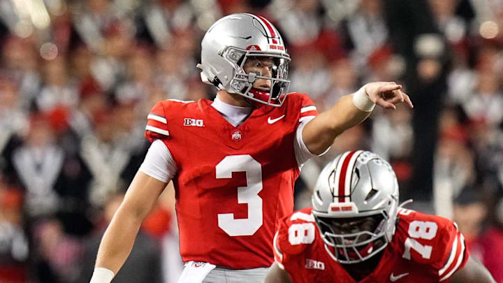 Ohio State Buckeyes quarterback Lincoln Kienholz (3) speaks to his teammates in the second half of the NCAA college football game at Ohio Stadium on Saturday, Nov. 15, 2025 in Columbus, Ohio.