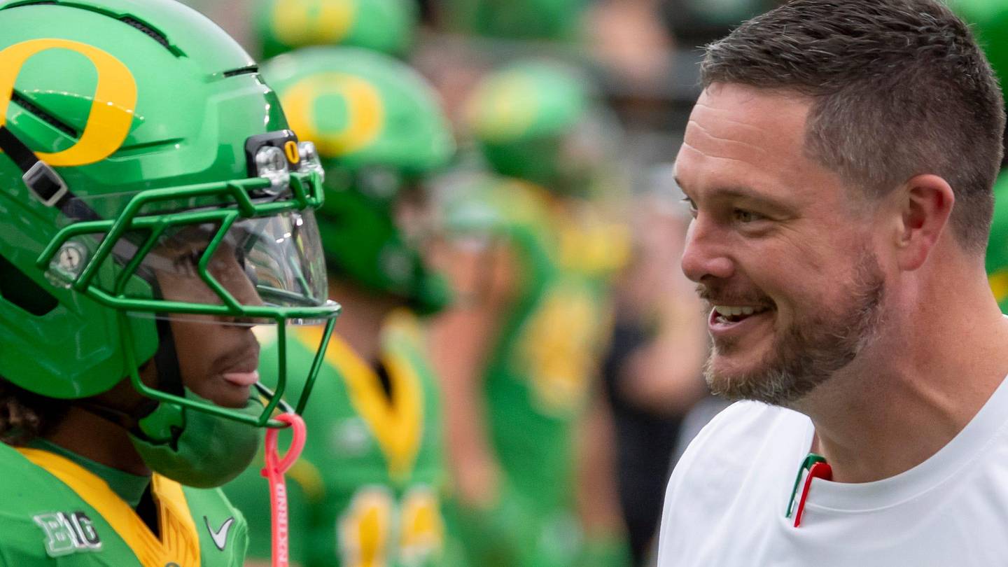 Oregon Pushes for Recruiting Visit With Four-Star Athlete