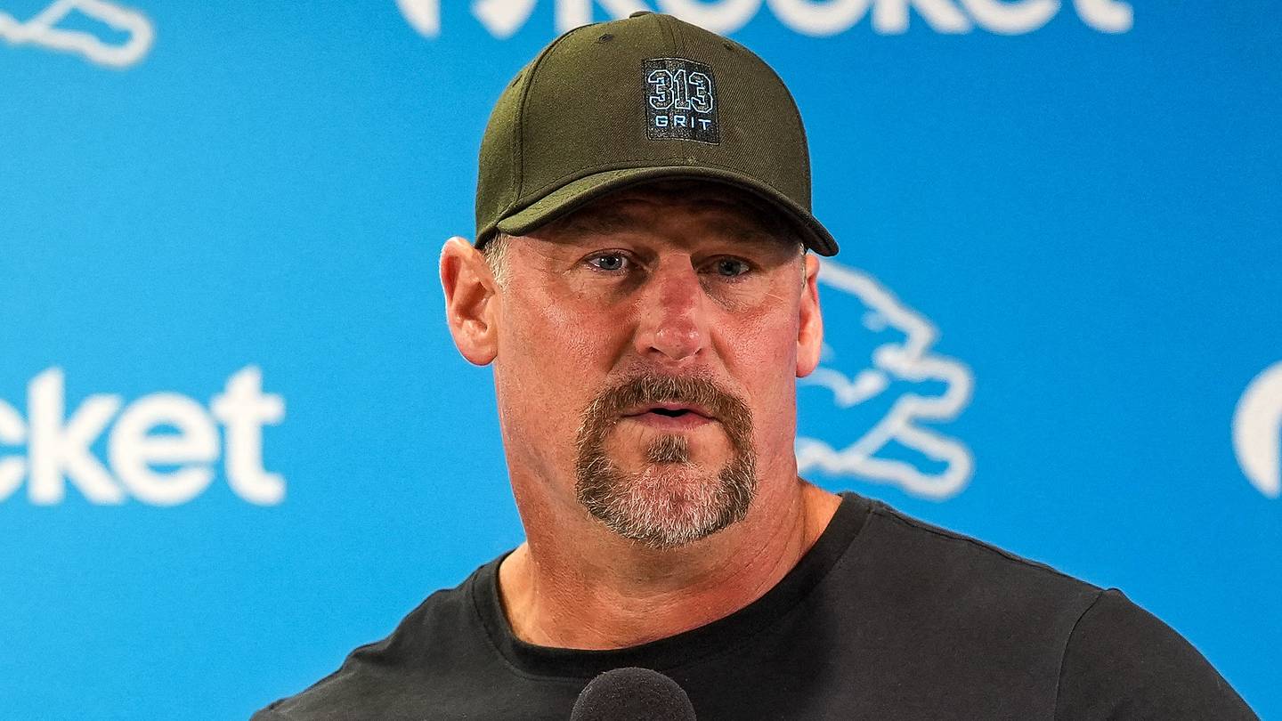 Dan Campbell Makes Key Decision About New Challenge Flag Rule