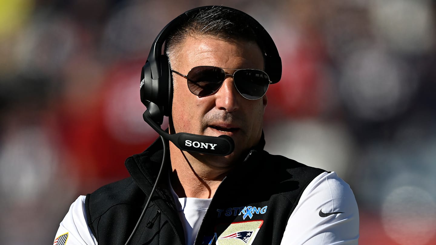 Updated playoff standings show Patriots still battling for crucial bye