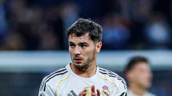 Brahim Diaz applauds the fans Brahim Diaz applauds the fans